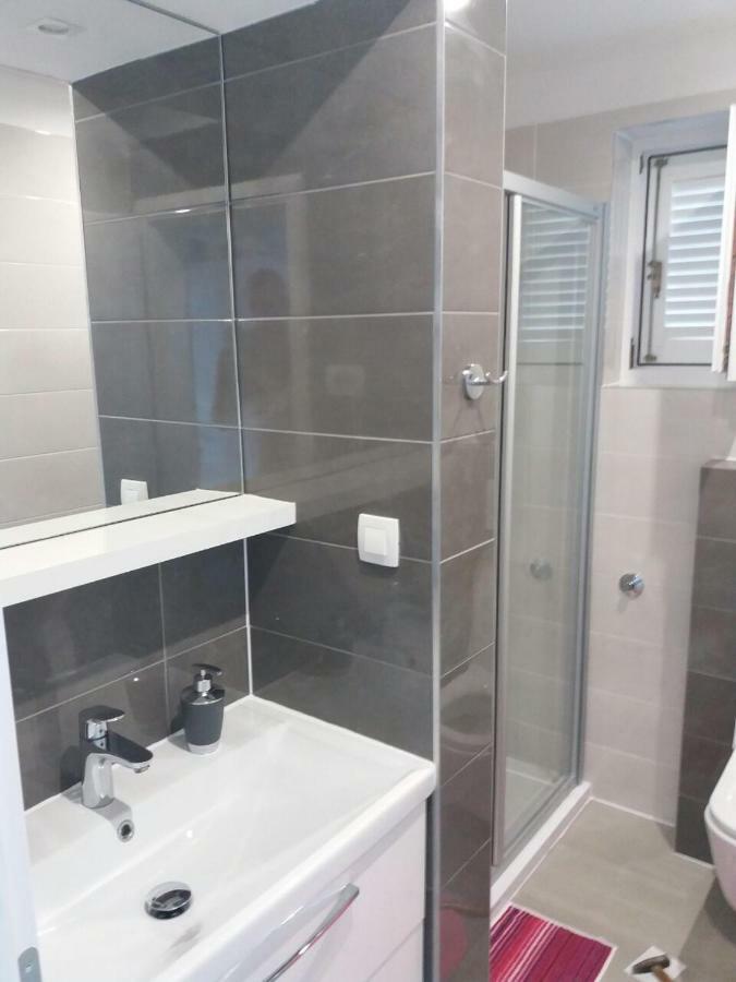 Apartment Nina Podstrana Kültér fotó